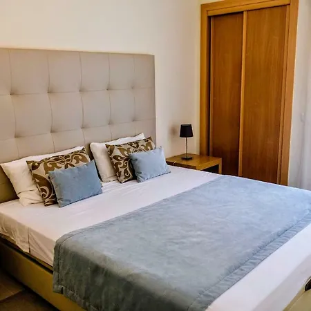 Luxury 2 Bedroom At Cabanas Beach Club דירה
